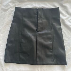 Zara Faux Leather High Waisted Skirt - Women’s Small - Great condition!